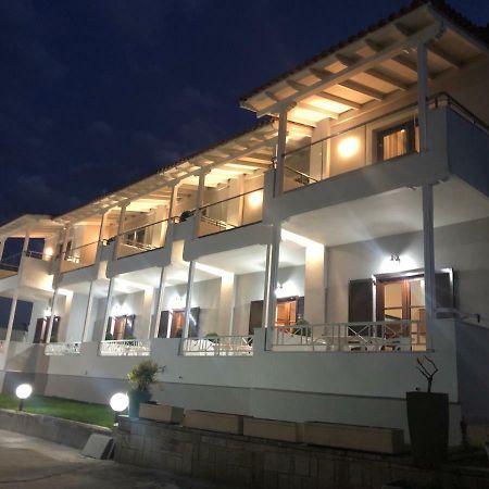 Filoxenia Studios Áfitos Exterior foto